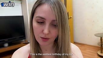 Milf Cu Sânii Mari Și Fundul Mare Se Murdărește Într-Un Videoclip 60fps
