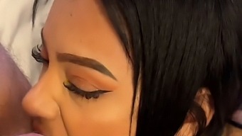 Una Modella Amatoriale Latina Di Lingerie Gode Del Sesso Pov In Un Servizio Fotografico Dietro Le Quinte