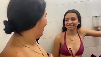 Video Lesbo Fatto In Casa Di Noi Che Ci Baciamo E Leccamo Prima Di Andare In Piscina ..